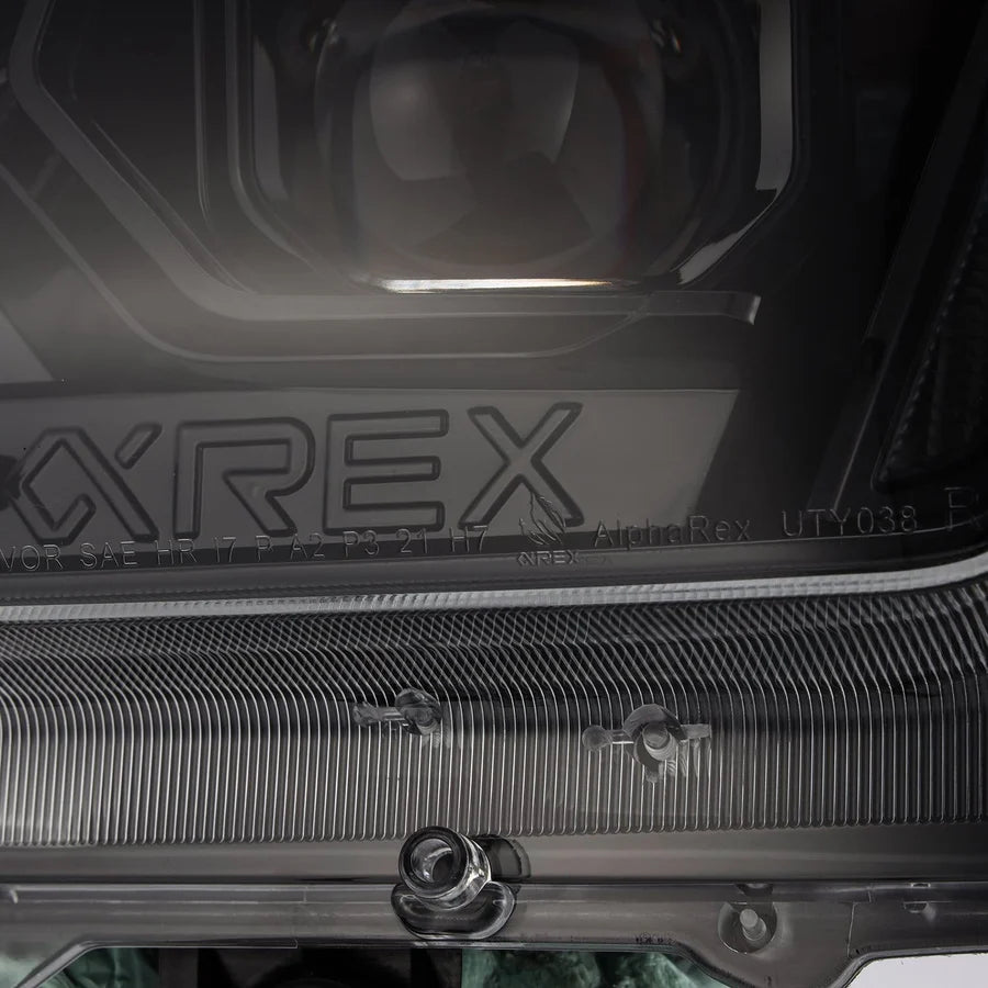 Alpahrex LUXX-Series Projector Headlights Alpha-Black for 4Runner (2010-2013)