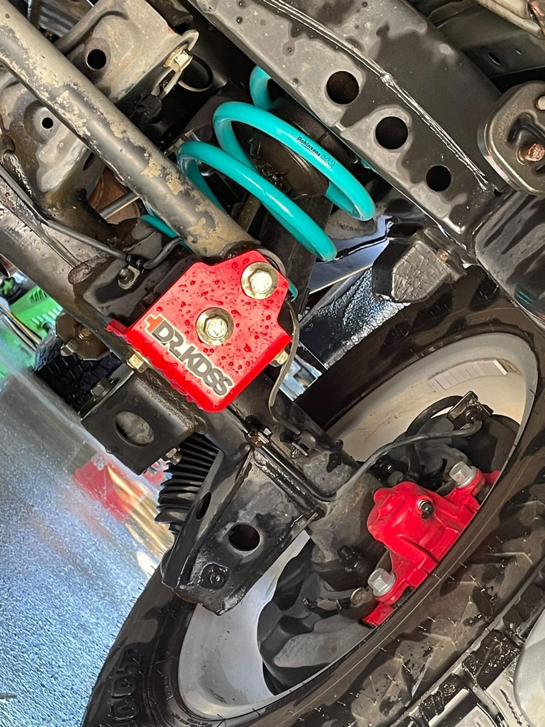 Dr. KDSS B.O.T.C.K- Bolt On TrackBar Correction kit for Sequoia  (2001-2007)