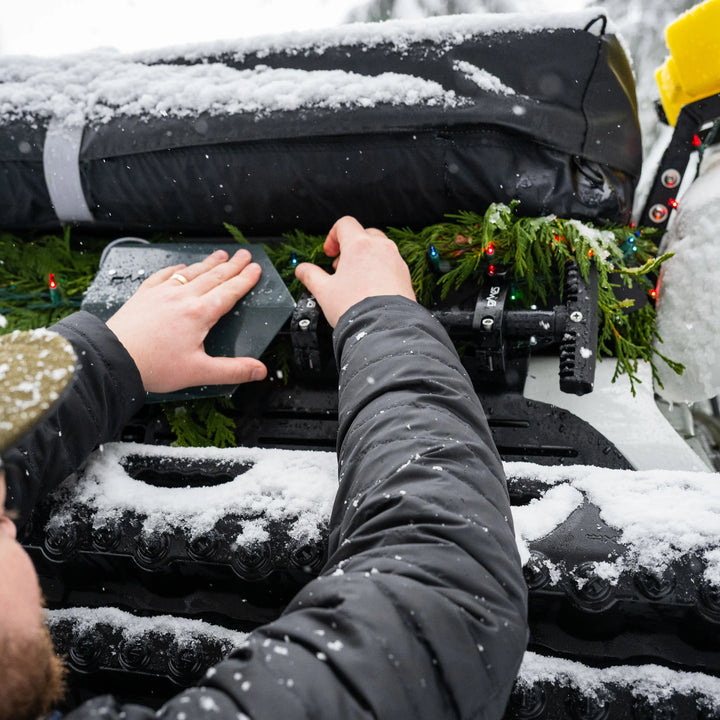 DMOS Gear Up Flat Mate Shovel/Axe Mount