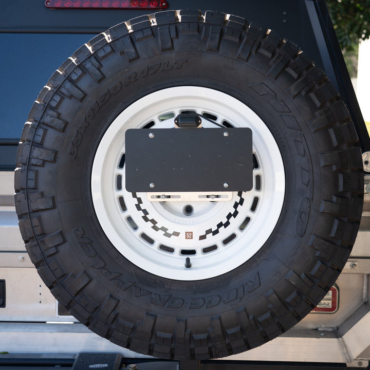 Lug-Mounted License Plate Light Kit