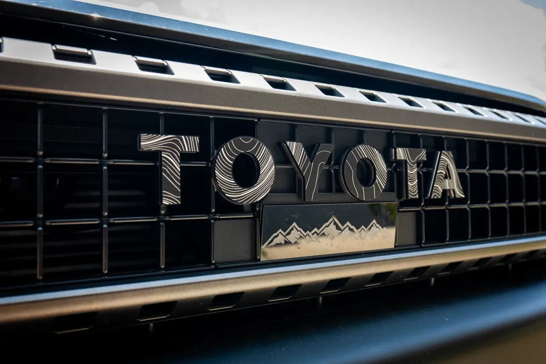 "TOYOTA" Topo Front Grille Emblem Kit - 2024+ Land Cruiser  / 07-14 FJ Cruiser