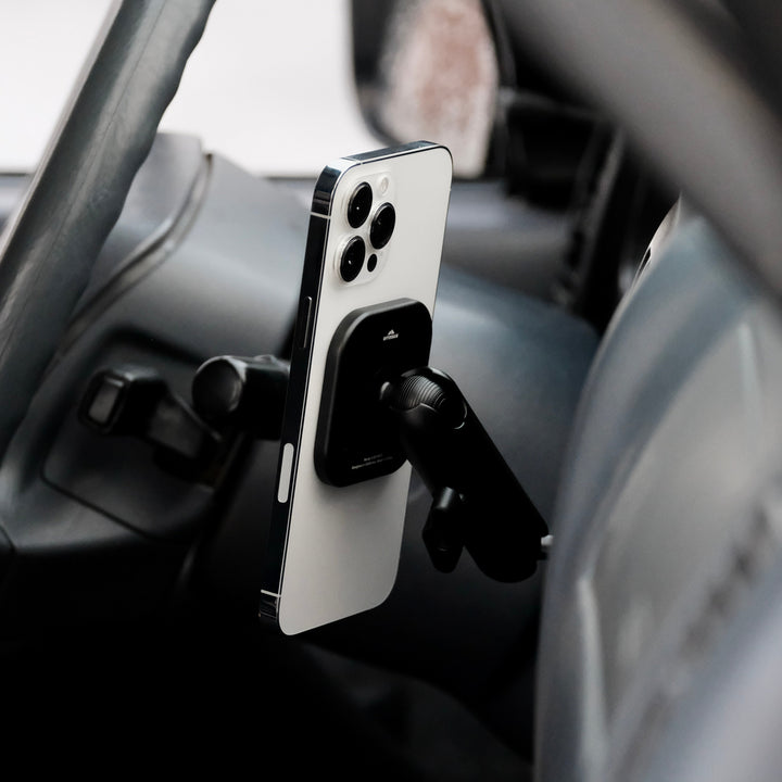 OFFROAM MagSafe-compatible Phone Mount for Tacoma (1996-2004)