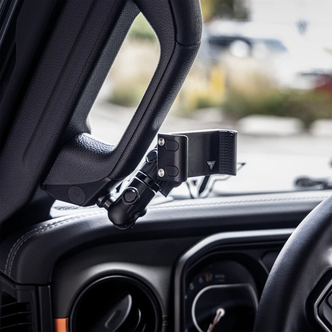 LINK™ Grab Handle Mount With MagSafe/Qi2 Charging and Cooling Phone Holder | 3.5" Arm | 2024+ Jeep JL, Gladiator, and 4XE