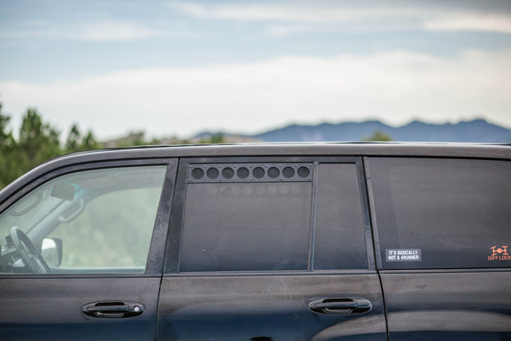 1998–2007 Toyota Land Cruiser 100 Series / Lexus LX470 Rear Window Vents (J100)