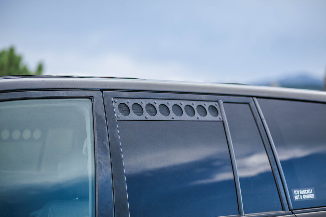 1998–2007 Toyota Land Cruiser 100 Series / Lexus LX470 Rear Window Vents (J100)