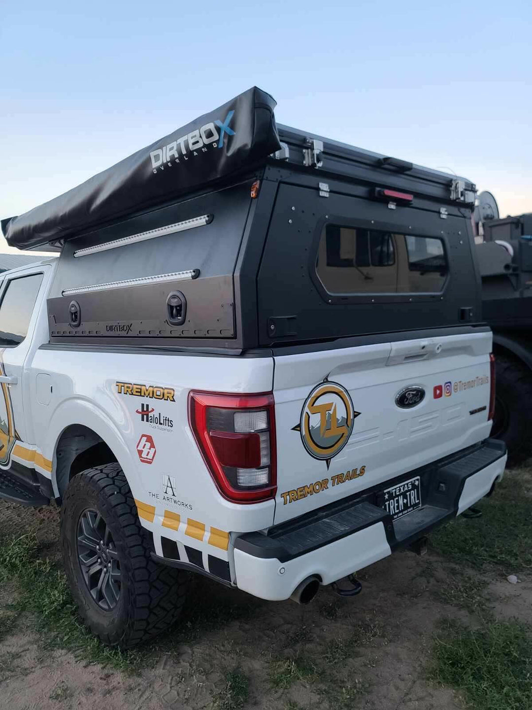 Free Standing 270-Degree Awning