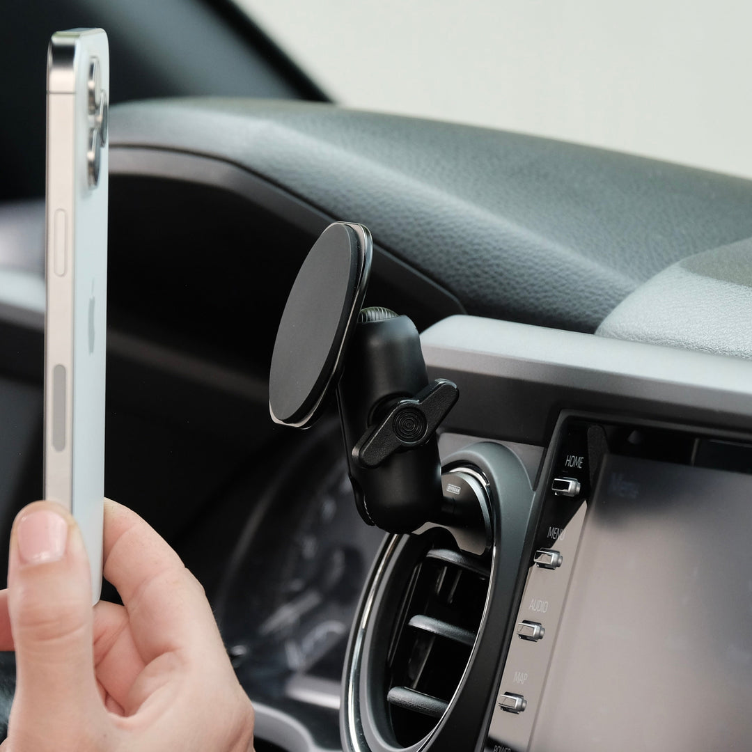 Toyota Tacoma 2016-2023 | Tundra 2014-2021 MagSafe-compatible Phone Mount