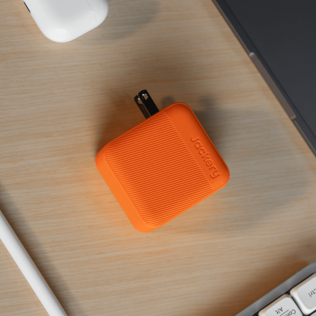 Jackery 102W GaN 3-Port Fast Charger (Add on)