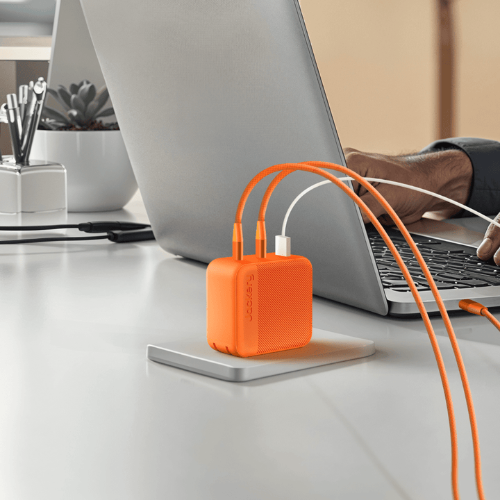 Jackery 102W GaN 3-Port Fast Charger (Add on)
