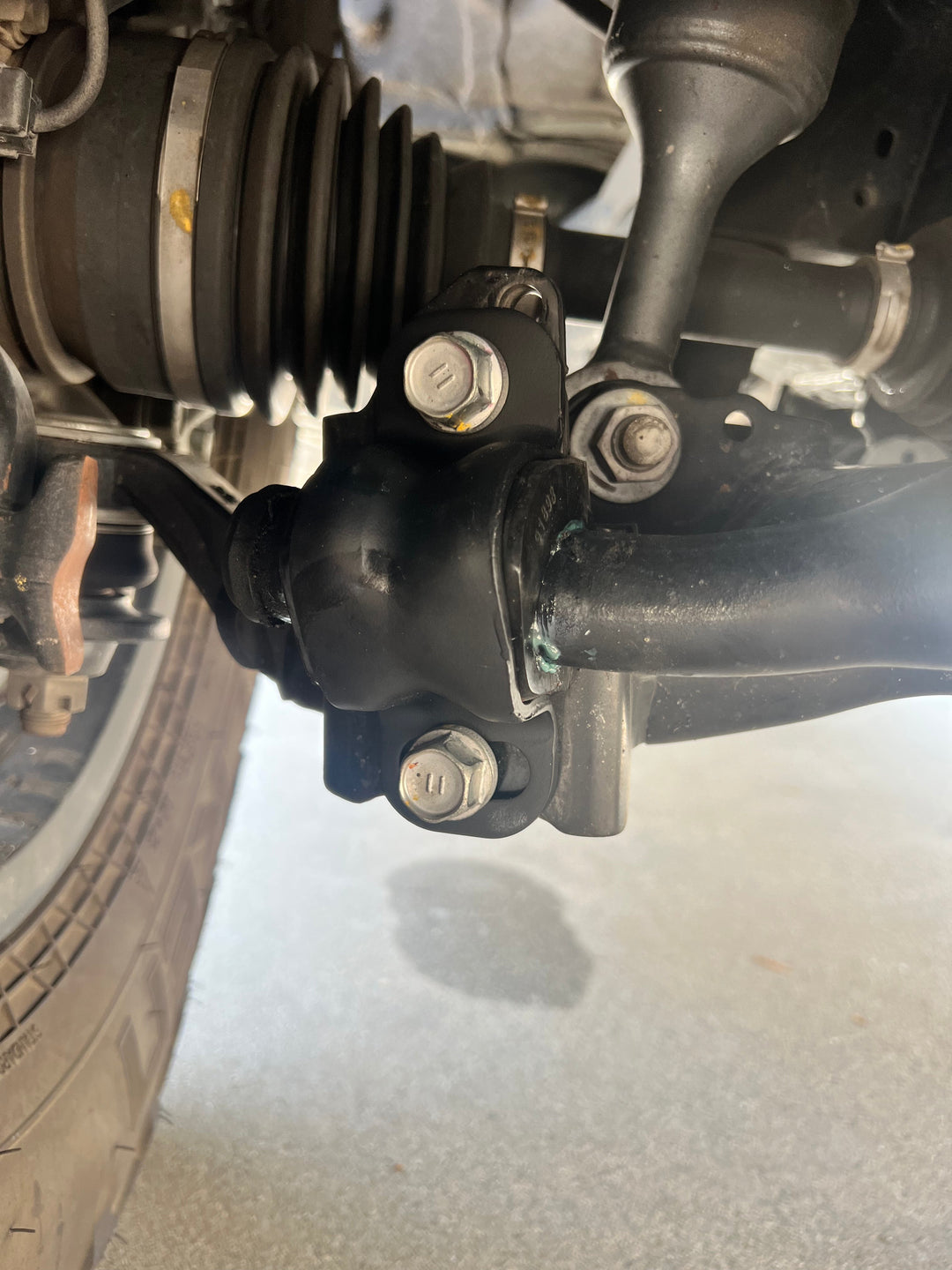 Dr KDSS bushing bracket