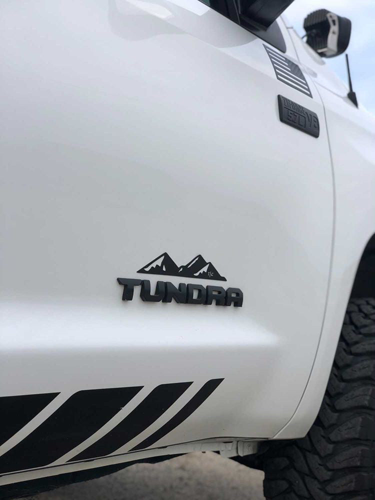 Tactilian Universal Mountain Range Vehicle Magnet