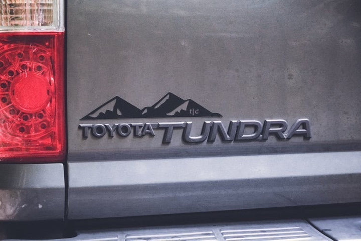 Tactilian Universal Mountain Range Vehicle Magnet