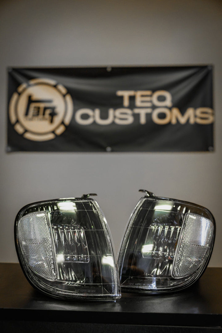 00-04 Tundra Access Cab Black Corner Lights