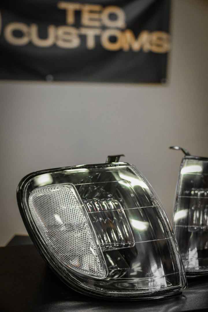 00-04 Tundra Access Cab Black Corner Lights