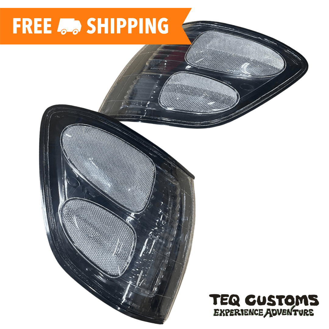 01-04 Sequoia + 00-04 Tundra Double Cab Black Corner Lights