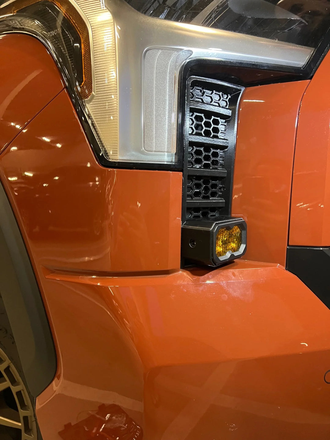 Baja 686 Industries LLC Led vent cover (ASA Matte Black) + Diode Dynamics C2.0 PRO for Tundra (2022+)